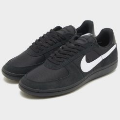 Buty Sportowe Młodzieżowe Nike Field General GS. Czarna obuwie sportowe damskie Nike, bez wzorów. Za 277.20 zł.