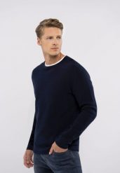 Bawełniany sweter S-BRADY. Niebieskie swetry przez głowę męskie Volcano, l, z aplikacjami, z bawełny, bez kołnierzyka. Za 159.99 zł.