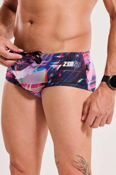 Kąpielówki Trunks Zerod Glitcher. Czerwone kąpielówki męskie ZEROD, l, bez wzorów, z materiału, do pływania. Za 189.00 zł.