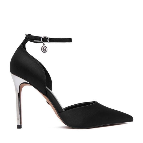 Szpilki Nine West. Czarne szpilki damskie Nine West, bez wzorów, bez obcasa, bez zapięcia. Za 249.99 zł.