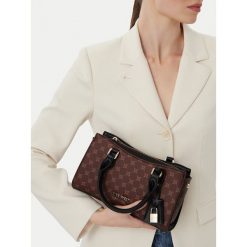 Torebka Nine West. Brązowe torebki do ręki damskie Nine West, bez wzorów, klasyczne, bez dodatków. Za 299.99 zł.