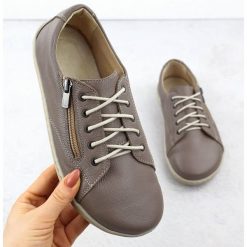 Skórzane półbuty damskie barefoot khaki Helios 436 zielone. Zielone półbuty damskie bez wzorów, ze skóry, bez obcasa, bez zapięcia. Za 323.19 zł.