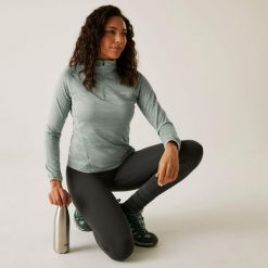 Yonder II Damski polar turystyczny z zamkiem błyskawicznym do połowy. Zielone bluzy sportowe damskie Regatta, bez wzorów, z polaru, bez kaptura. Za 157.90 zł.