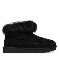 Śniegowce Ugg. Czarne śniegowce i trapery damskie UGG. Za 789.99 zł.