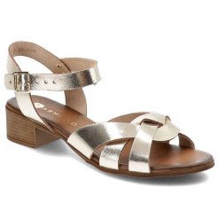 Złote Sandały Armodo Stylowe Obuwie Damskie. Żółte klapki damskie Armodo, z aplikacjami, bez obcasa, na obcasie, bez zapięcia. Za 259.00 zł.