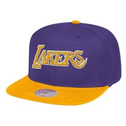 Czapka typu snapback Los Angeles Lakers. Fioletowe czapki i kapelusze męskie Mitchell & Ness, bez wzorów, sportowe. Za 198.50 zł.