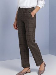 Street One spodnie z tkaniny Kobiety brązowy, 40-30. Brązowe spodnie materiałowe damskie Street One, bez wzorów, z tkaniny. Za 399.95 zł.