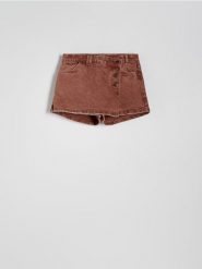 Jeansowe spódnico-szorty - brązowy. Brązowe szorty damskie Reserved, bez wzorów, z bawełny. W wyprzedaży za 39.99 zł.
