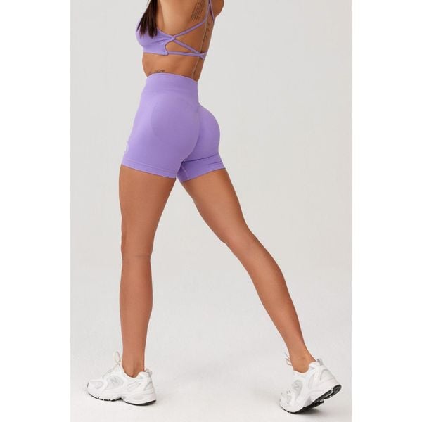Damskie spodenki bezszwowe Rough Radical Seamless Glow Shorts. Fioletowe obuwie sportowe damskie ROUGH RADICAL, bez wzorów, na fitness i siłownię. W wyprzedaży za 103.92 zł.