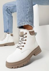 Białe Traperki Mocno Ocieplone z Dodatkowym Sznurowaniem Lakyta. Białe śniegowce i trapery damskie Born2be, z futra. Za 79.99 zł.