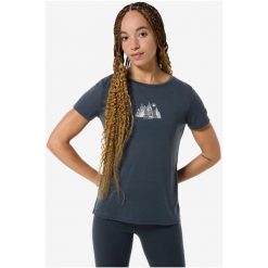 Koszulka SUPER.NATURAL W TOP MOUNTAIN ART TEE. Niebieskie koszulki sportowe damskie super.natural, bez wzorów, bez kołnierzyka, bez ramiączek. Za 249.99 zł.