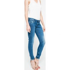 Pepe Jeans - Jeansy. Jeansy damskie marki Pepe Jeans. W wyprzedaży za 219.90 zł.