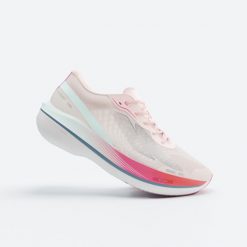 Buty do biegania damskie Kiprun KD900X 2. Czerwone obuwie sportowe damskie KIPRUN, bez wzorów, do biegania. Za 599.99 zł.