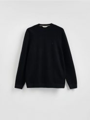 Sweter z półgolfem - czarny. Czarne swetry przez głowę męskie Reserved, l, bez wzorów, z dzianiny, bez kołnierzyka. Za 129.99 zł.