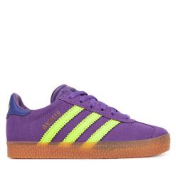 Sneakersy adidas. Fioletowe trampki i tenisówki chłopięce Adidas, bez wzorów, bez zapięcia. Za 219.99 zł.