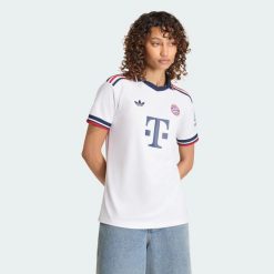 Koszulka wyjazdowa FC Bayern 26/27. Białe koszulki sportowe damskie Adidas, s, bez wzorów, z dzianiny, bez kołnierzyka, bez ramiączek, do piłki nożnej, climacool (adidas). Za 439.00 zł.