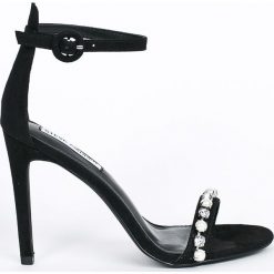 Steve Madden - Sandały. Szare sandały damskie Steve Madden, z materiału. W wyprzedaży za 239.90 zł.