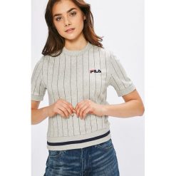 Fila - Top. Szare topy damskie Fila, z bawełny, z okrągłym kołnierzem, z krótkim rękawem. W wyprzedaży za 219.90 zł.