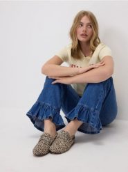 Skórzane loafersy w cętki - wielobarwny. Mokasyny damskie Reserved, ze skóry. W wyprzedaży za 65.99 zł.