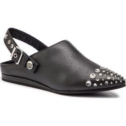 Sandały MCQ ALEXANDER MCQUEEN - 545112 R2579 1000 Black. Czarne klapki damskie McQ Alexander McQueen, bez wzorów, z materiału, bez obcasa. W wyprzedaży za 919.00 zł.