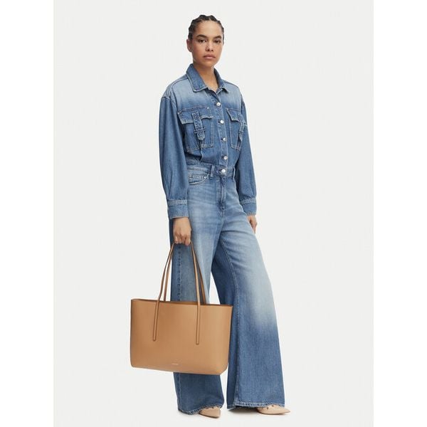 Torebka Calvin Klein. Brązowe torebki do ręki damskie Calvin Klein, bez wzorów, bez dodatków. Za 649.99 zł.