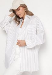 Biała Koszula z Bawełny w Paski Ozdobiona Kieszenią Halonila. Białe bluzki damskie Born2be, bez wzorów, z bawełny, eleganckie, bez kołnierzyka, bez ramiączek. Za 109.99 zł.
