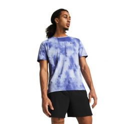 Koszulka do biegania męska Under Armour Laser Wash. Fioletowe koszulki sportowe męskie Under Armour, m, bez wzorów, bez kołnierzyka, bez ramiączek, do biegania. Za 229.99 zł.