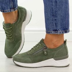 Zielone skórzane półbuty damskie Jezzi 4634. Zielone półbuty damskie Jezzi, na jesień, bez wzorów, z jeansu, biznesowe, bez obcasa, bez zapięcia. Za 259.00 zł.