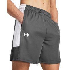 Krótki Under Armour Zone. Białe krótkie spodenki sportowe męskie Under Armour, bez wzorów, z materiału, do koszykówki. Za 186.50 zł.