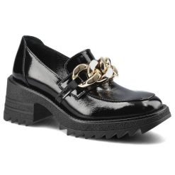 Półbuty damskie Chebello, Wykonane ze skóry naturalnej lakierowanej z gładką cholewką klasycznym wycięciem ozdobnym metalowym łańcuchem oraz masywną. Czarne półbuty damskie CheBello, z aplikacjami, z lakierowanej skóry, eleganckie, bez obcasa, bez zapięcia. Za 339.99 zł.