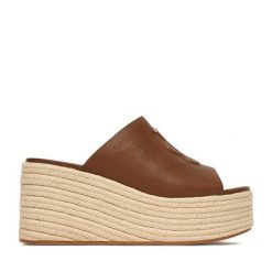 Espadryle Badura. Brązowe klapki damskie Badura, bez wzorów, bez obcasa. Za 349.99 zł.