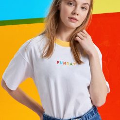 Koszulka z haftem - Biały. T-shirty damskie marki Cropp. Za 29.99 zł.