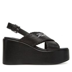 Sandały KARL LAGERFELD. Czarne sandały damskie KARL LAGERFELD, bez wzorów, bez obcasa, na koturnie, bez zapięcia. Za 649.99 zł.