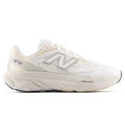 Buty damskie New Balance UTRNEA – beżowe. Brązowe obuwie sportowe damskie New Balance, bez wzorów, z syntetyku, trekkingowe. Za 729.99 zł.