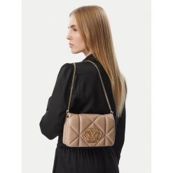 Torebka LOVE MOSCHINO. Brązowe torebki do ręki damskie Love Moschino, bez wzorów, wizytowe, bez dodatków. Za 789.99 zł.