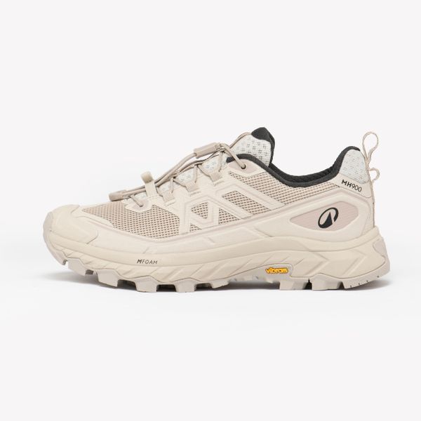 Buty turystyczne damskie MH900 Light. Fioletowe obuwie sportowe damskie QUECHUA, bez wzorów, z kauczuku, do biegania. Za 349.99 zł.