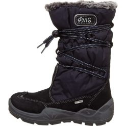 Kozaki zimowe w kolorze czarno-granatowym. Czarne buty zimowe dziewczęce Primigi, bez wzorów, z gore-texu, bez zapięcia. W wyprzedaży za 219.95 zł.