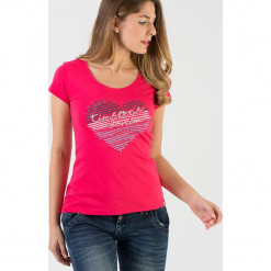 Koszulka "Sparkling Heart" w kolorze różowym. Czerwone t-shirty damskie Timezone, z nadrukiem, z bawełny, z okrągłym kołnierzem. W wyprzedaży za 45.95 zł.