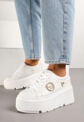 Białe Sneakersy Vices na Grubej Podeszwie z Metaliczną Ozdobą Tatorelis. Białe obuwie sportowe damskie Born2be, z aplikacjami, z jeansu. Za 129.99 zł.