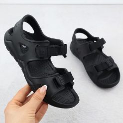 Sandały dziewczęce piankowe na rzep czarne Big Star RR374513. Czarne sandały dziewczęce Big Star, z materiału, bez zapięcia. Za 59.99 zł.