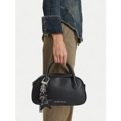 Torebka Guess Jeans. Czarne torebki do ręki damskie Guess Jeans, z aplikacjami, z jeansu, klasyczne, bez dodatków. Za 249.99 zł.