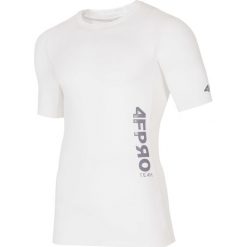Koszulka baselayer 4FPro TSMF401 - biały allover. Białe t-shirty męskie marki 4f, bez wzorów, z jersey, bez kołnierzyka. W wyprzedaży za 39.99 zł.