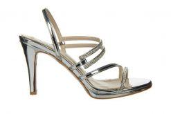 Sandały Bayla-187 587-1123 Silver 187117, Srebrny, Skóra ekologiczna - 38. Szare sandały damskie Bayla, bez wzorów, z lakierowanej skóry, bez obcasa, bez zapięcia. W wyprzedaży za 116.10 zł.