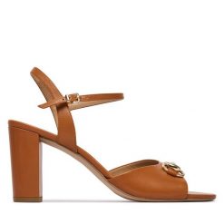 Sandały HÖGL. Brązowe sandały damskie HÖGL, bez wzorów, bez obcasa, na słupku, bez zapięcia. Za 799.99 zł.