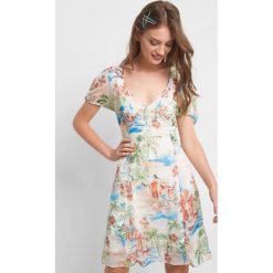 Sukienka ze wzorem. Białe sukienki damskie marki Orsay, na lato, bez wzorów, z dzianiny, wakacyjne, bez kołnierzyka, bez ramiączek. Za 159.99 zł.