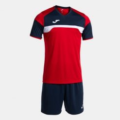 Zestaw koszulka i spodenki Joma Danubio III. Czerwone koszulki sportowe męskie Joma, l, bez wzorów, z poliesteru, bez kołnierzyka, bez ramiączek, na fitness i siłownię. Za 74.74 zł.