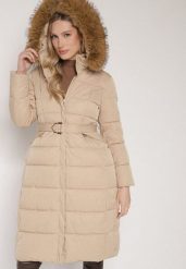 Beżowa Długa Kurtka Pikowana z Kapturem z Futerkiem i Paskiem w Talii Avesiia. Brązowe kurtki damskie Born2be, na zimę, l, bez wzorów, z dzianiny, biznesowe, długie, z kapturem. Za 329.99 zł.