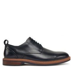 Półbuty Clarks. Czarne eleganckie półbuty Clarks, wizytowe, bez zapięcia. Za 389.99 zł.