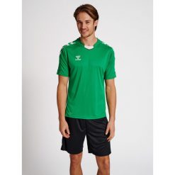 Koszulka piłkarska z krótkim rękawem męska Hummel Core XK Poly Jersey S/S. Zielone koszulki sportowe męskie Hummel, m, bez wzorów, z jersey, bez kołnierzyka, bez ramiączek, do piłki nożnej. Za 128.00 zł.