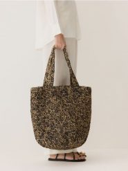 Pleciona torebka shopper - czarny. Czarne torebki shopper damskie Reserved, bez wzorów, bez dodatków. Za 129.99 zł.